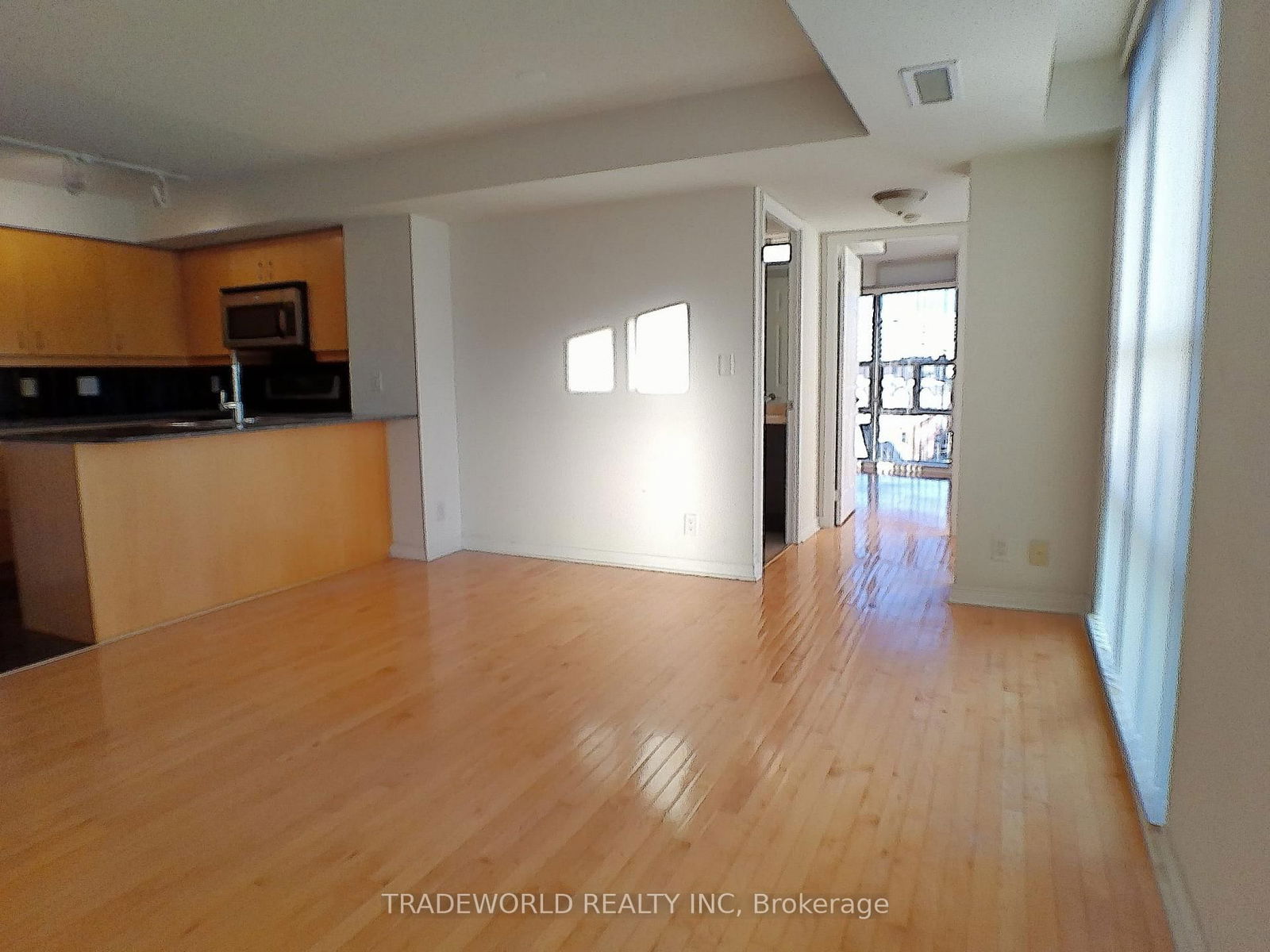 736 Spadina Ave, unit 613 for sale