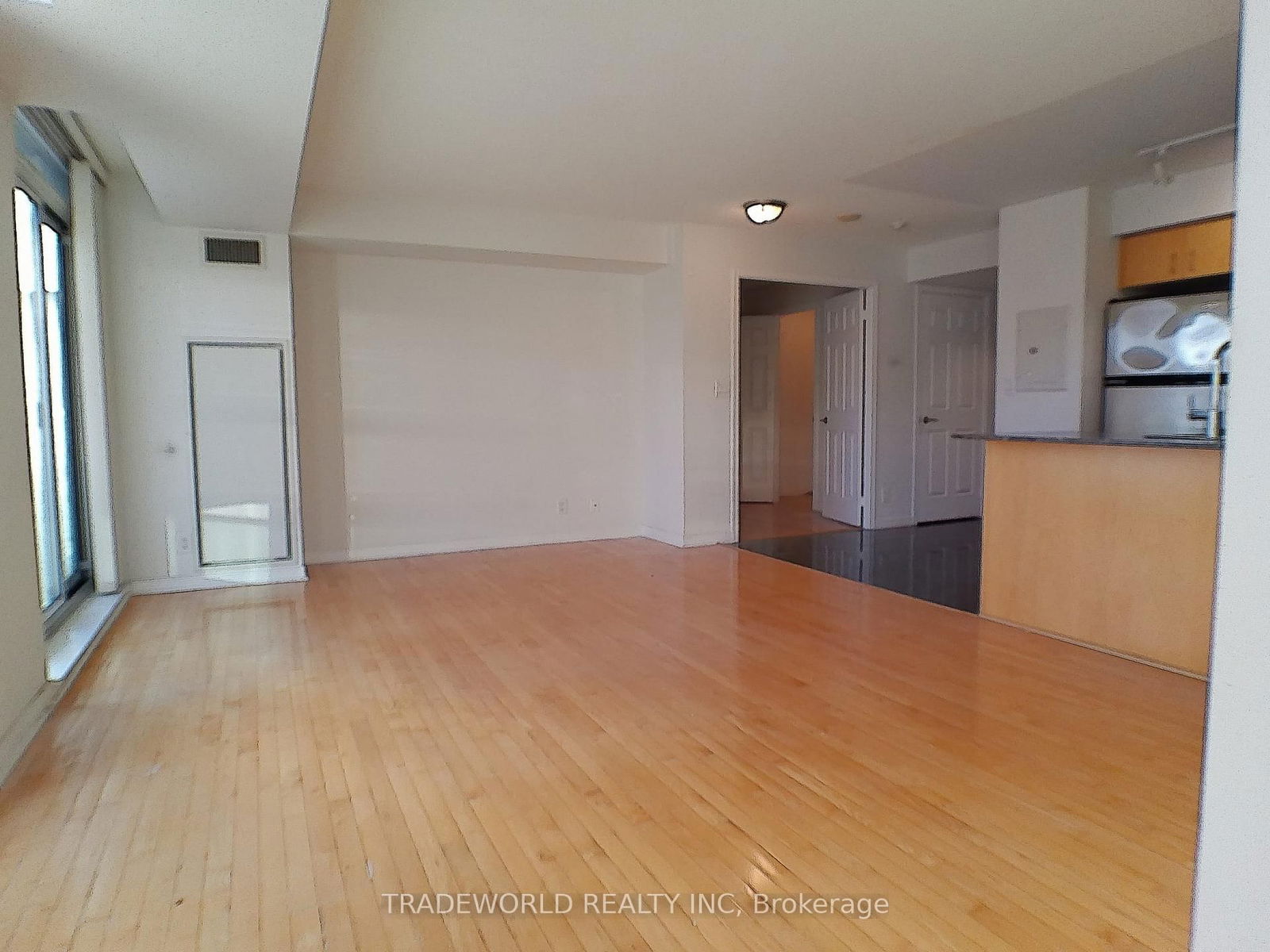 736 Spadina Ave, unit 613 for sale