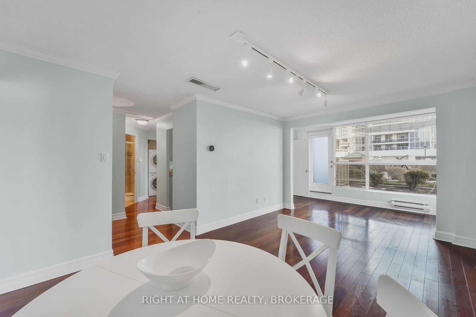 5795 Yonge St, unit 115 for rent