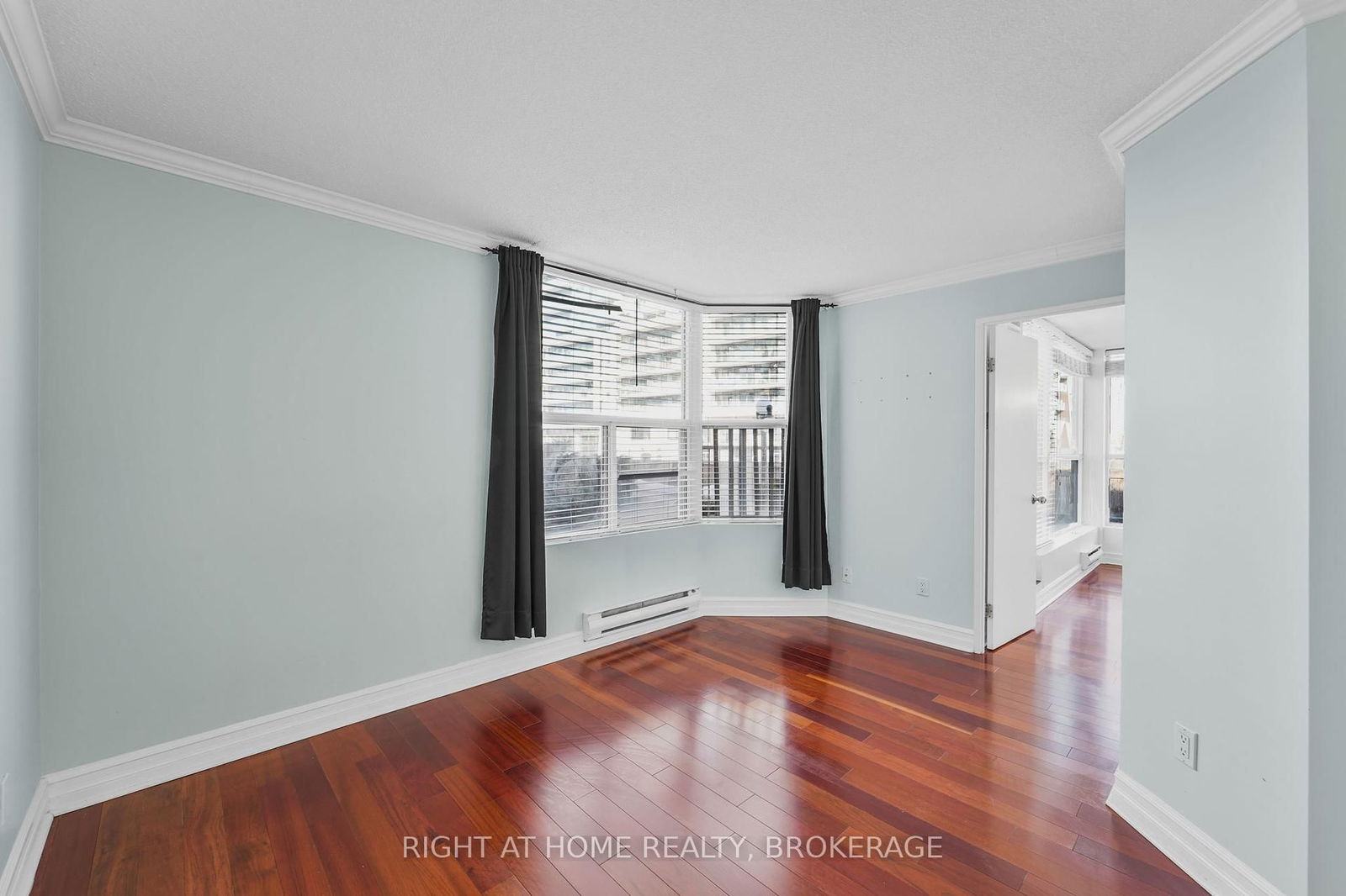 5795 Yonge St, unit 115 for rent