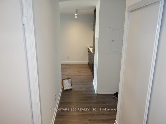 20 Edward St, unit 821 for rent