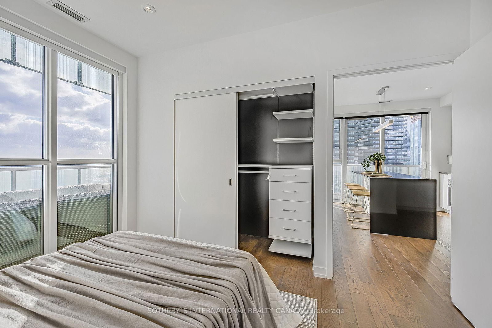 15 Lower Jarvis St, unit 2205 for sale