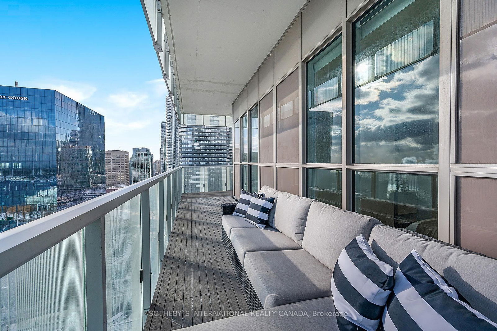 15 Lower Jarvis St, unit 2205 for sale