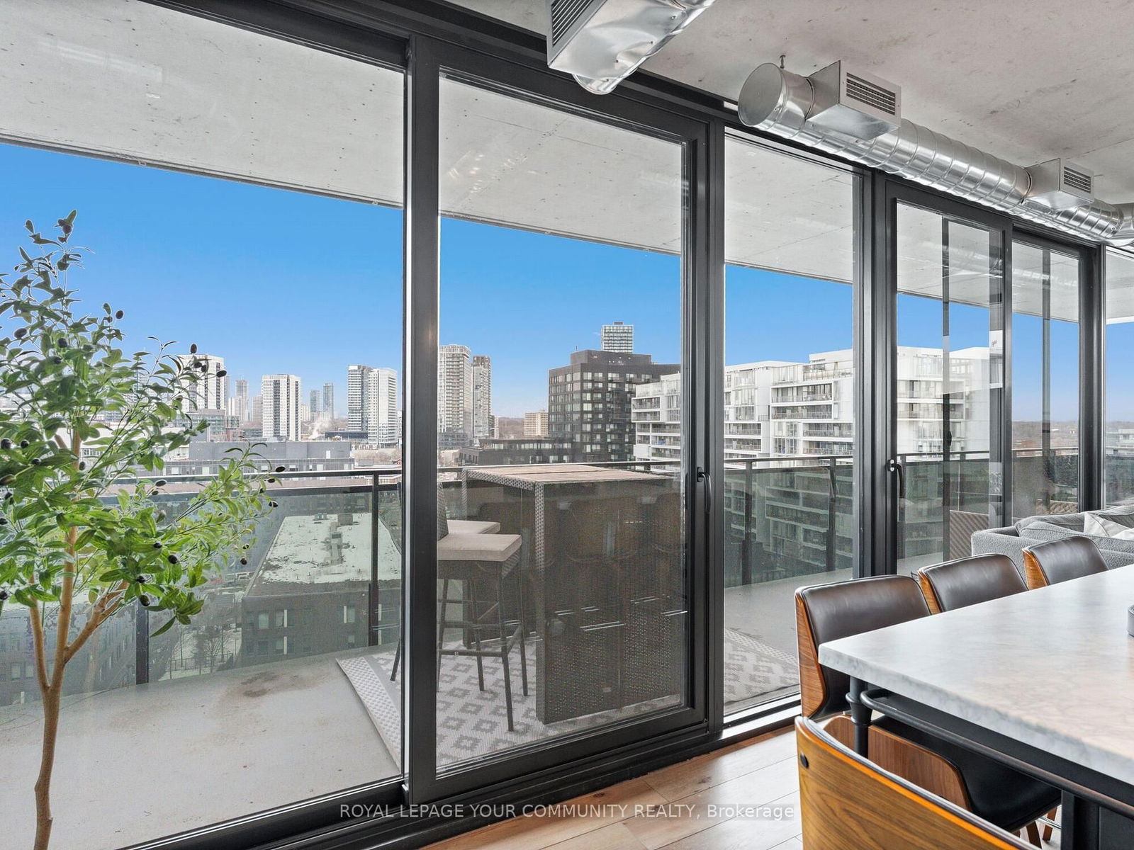 21 Lawren Harris Square, unit 1108 for sale