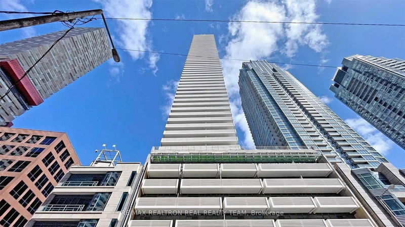 2221 Yonge St, unit 1711 for rent