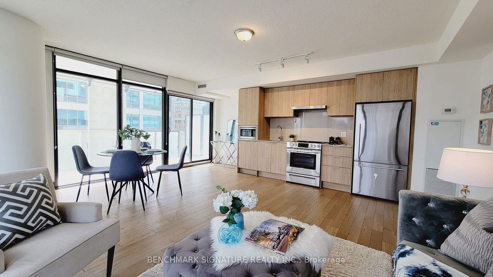 25 Richmond St E, unit 1703 for sale