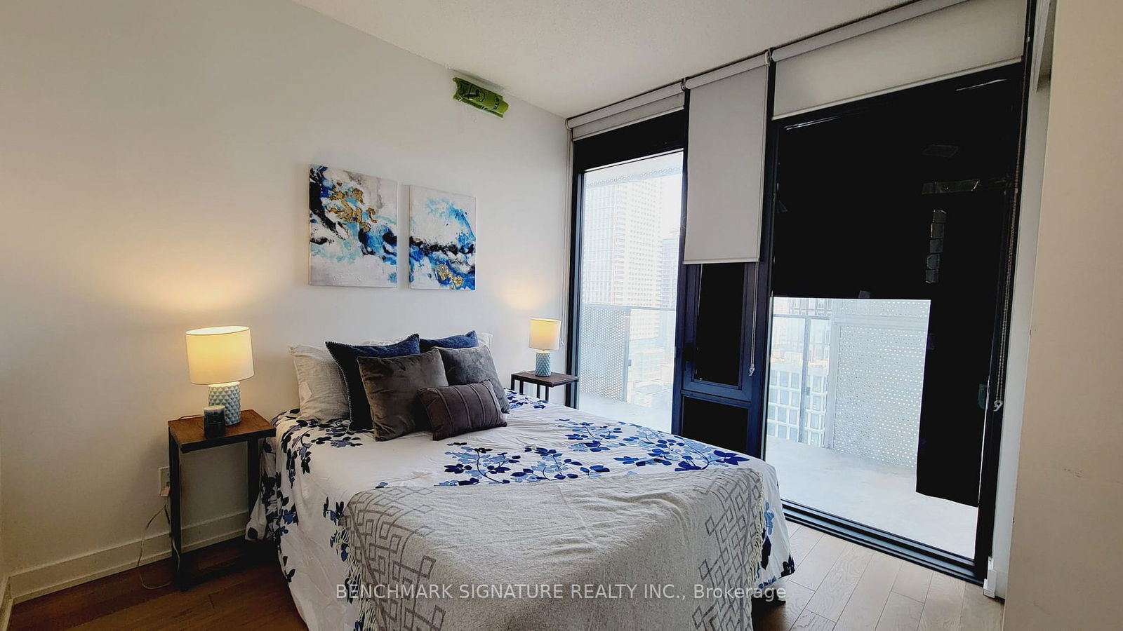 25 Richmond St E, unit 1703 for sale