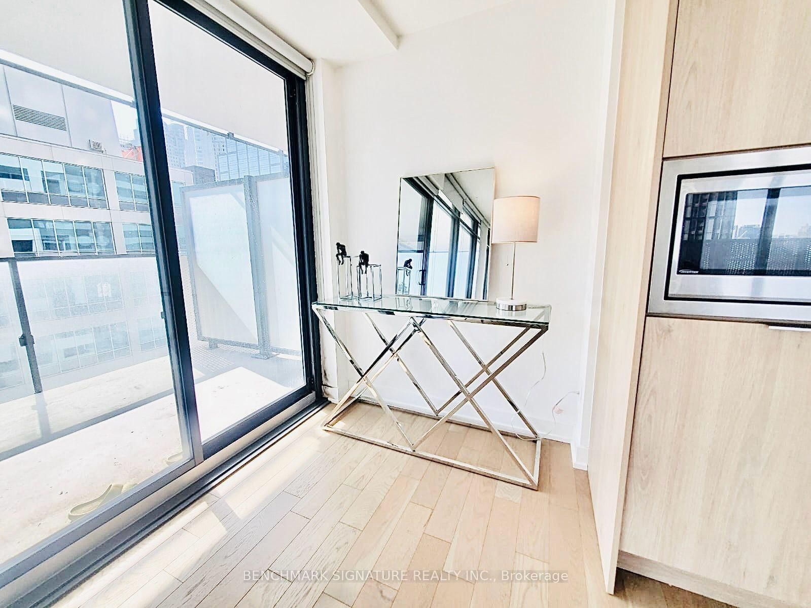 25 Richmond St E, unit 1703 for sale