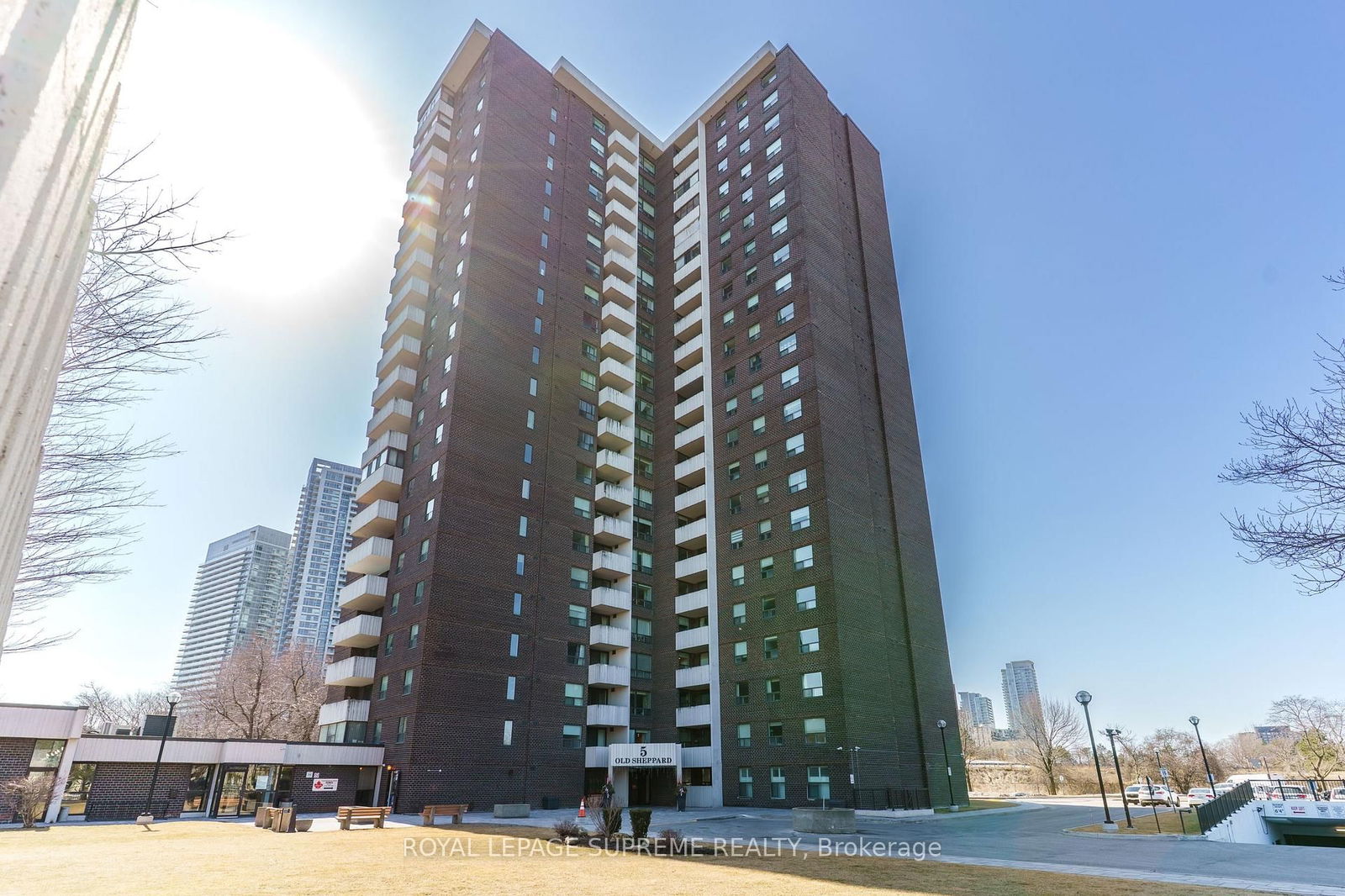 5 Old Sheppard Ave, unit 2004 for sale