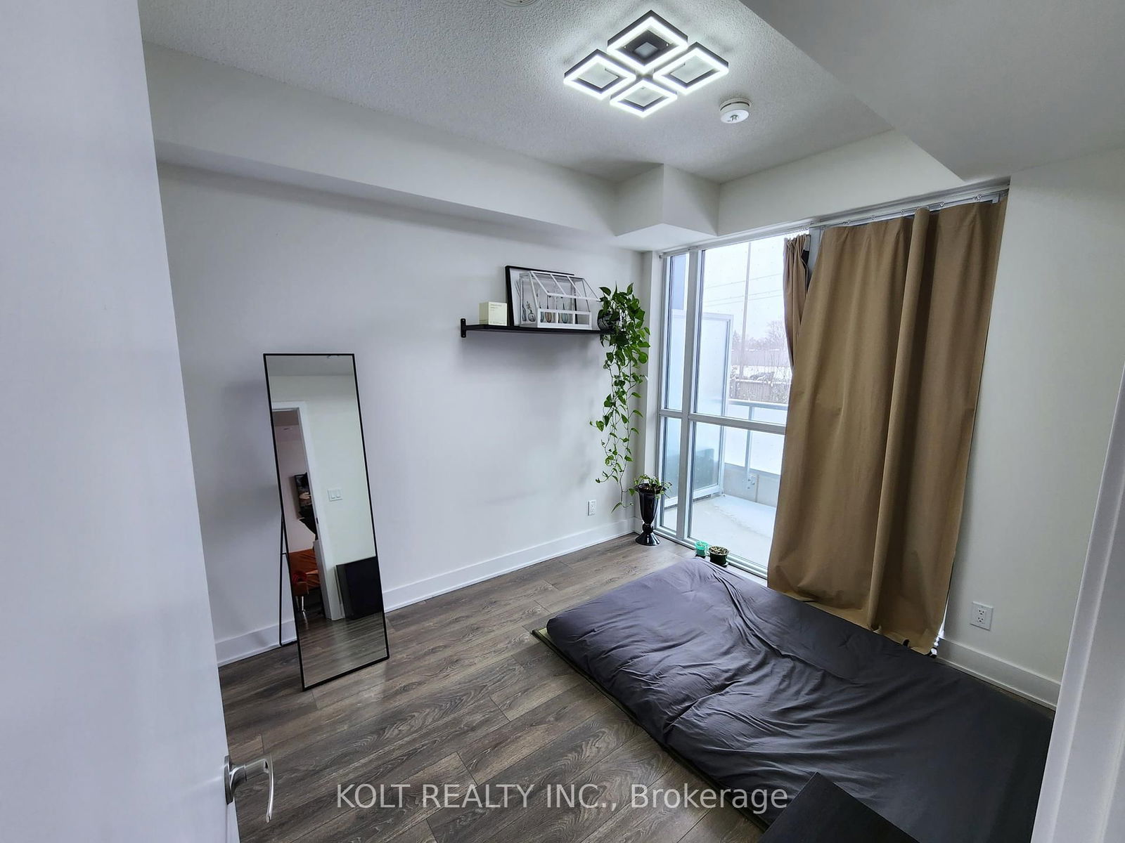 188 Fairview Mall Dr, unit 217 for rent