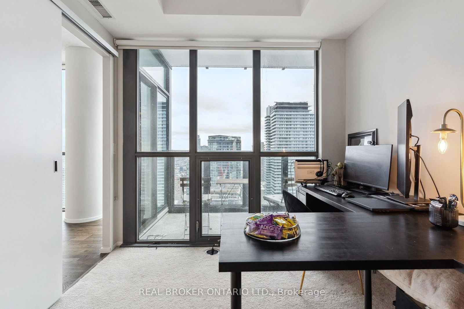 101 Charles St E, unit 4304 for rent