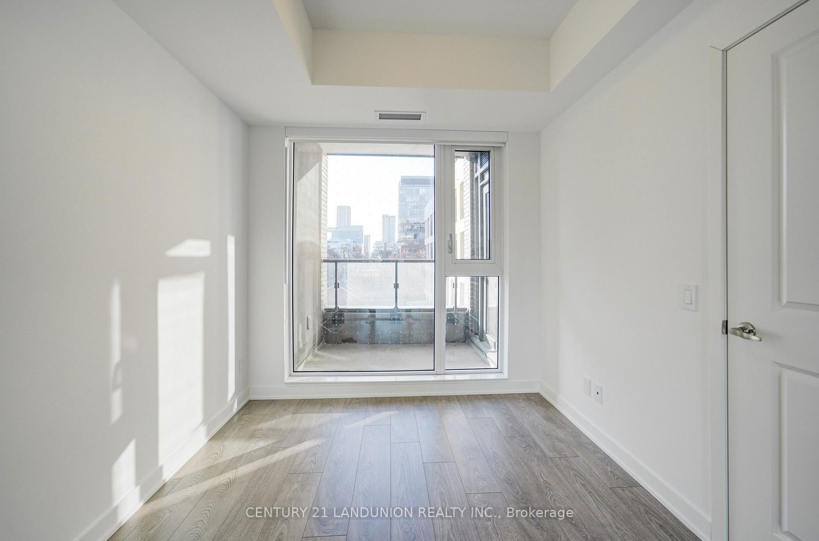 543 Richmond St W, unit 414 for rent