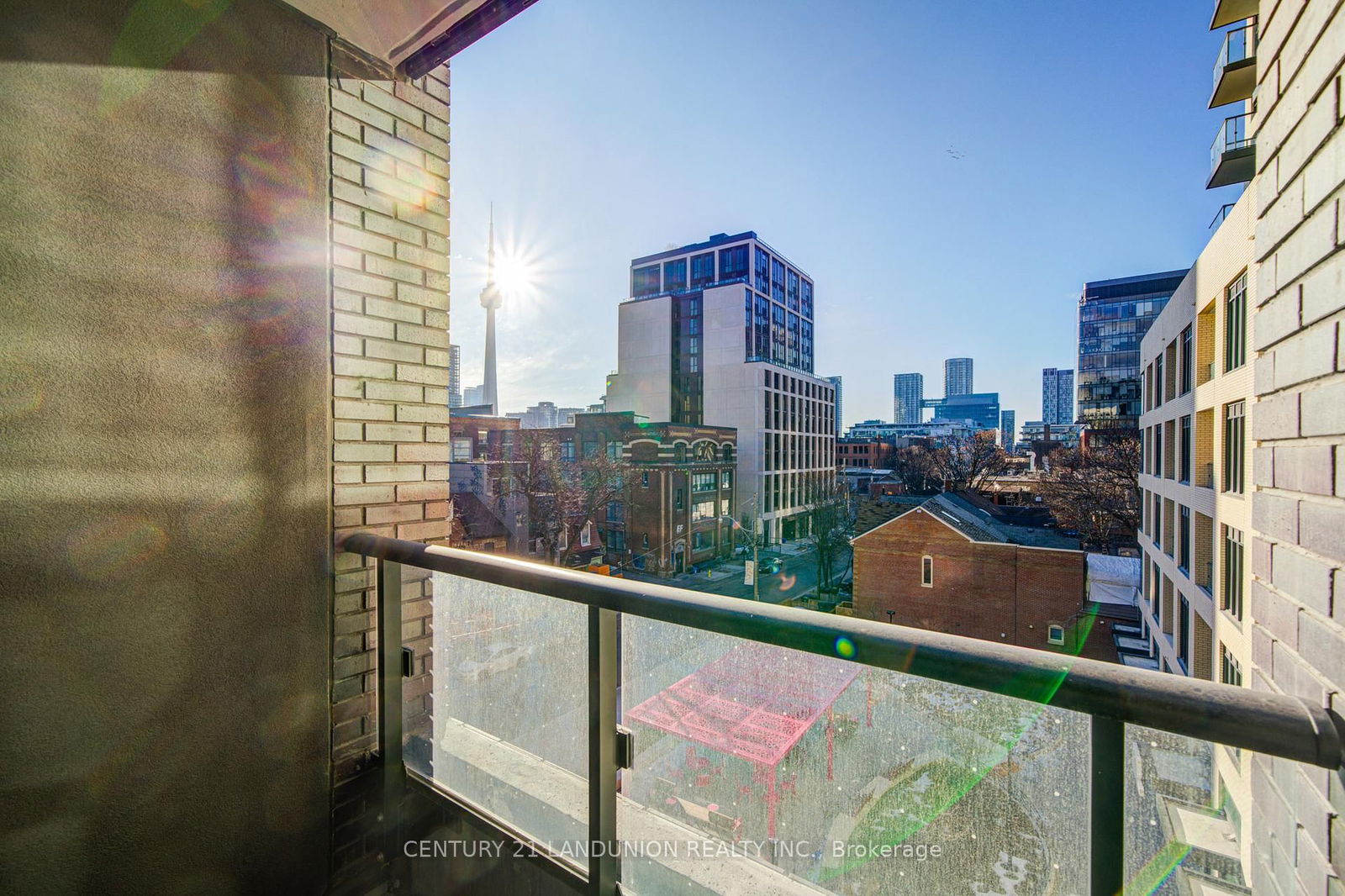 543 Richmond St W, unit 414 for rent