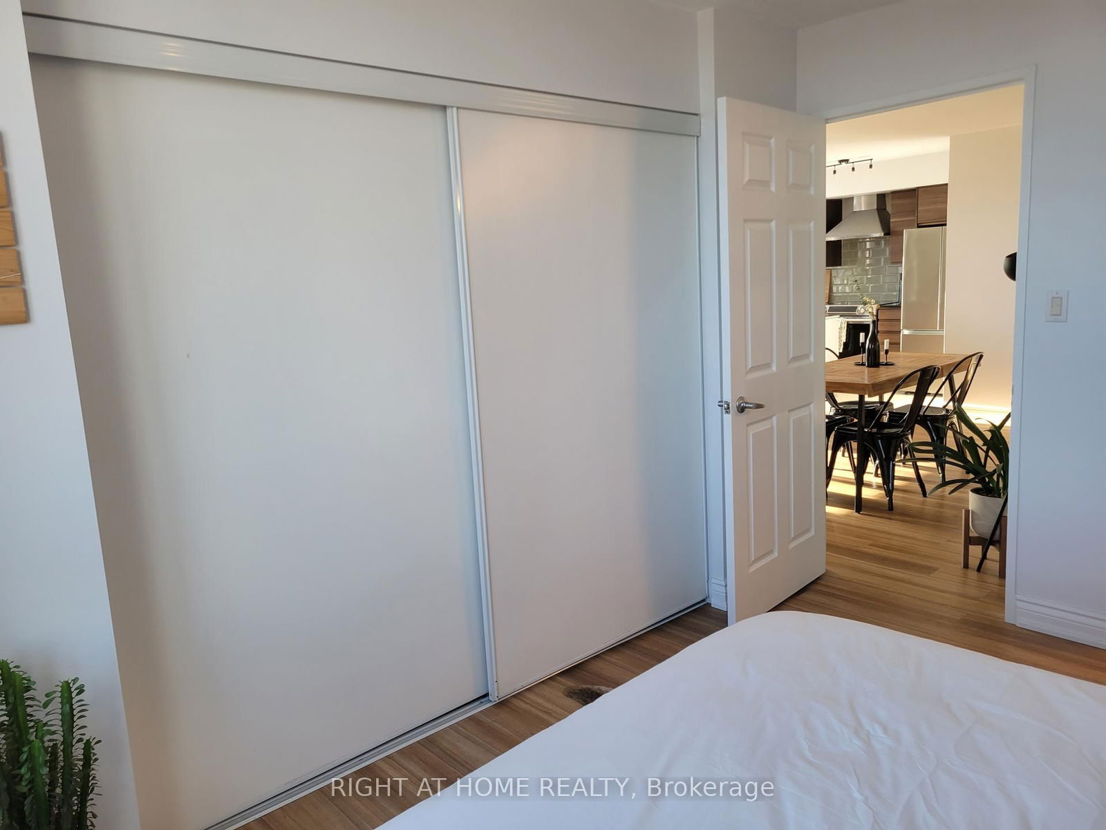 1369 Bloor St W, unit 1004 for rent