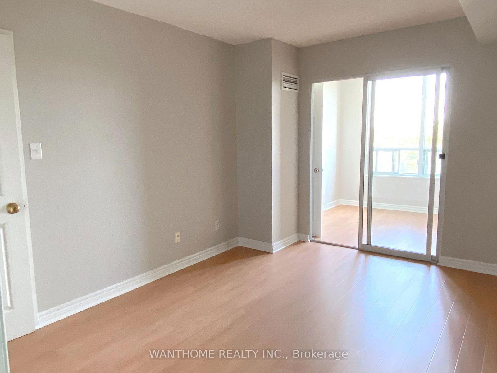 28 Empress Ave, unit 810 for rent