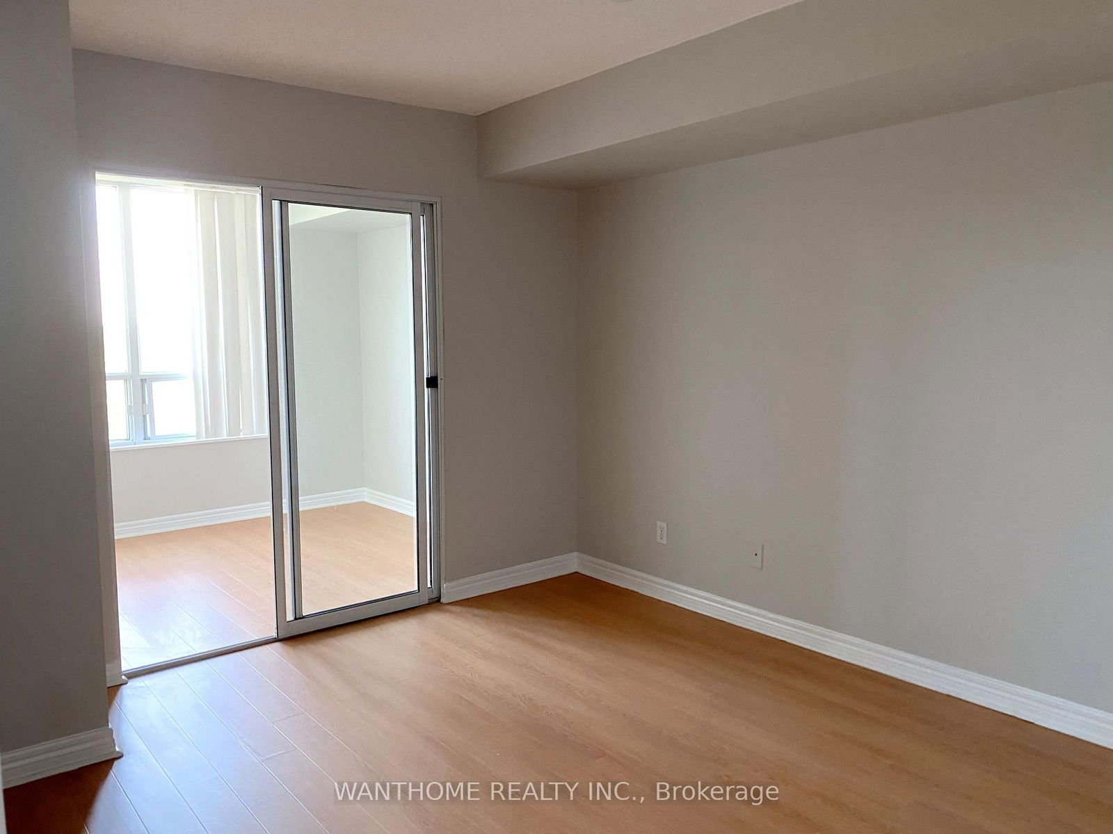 28 Empress Ave, unit 810 for rent