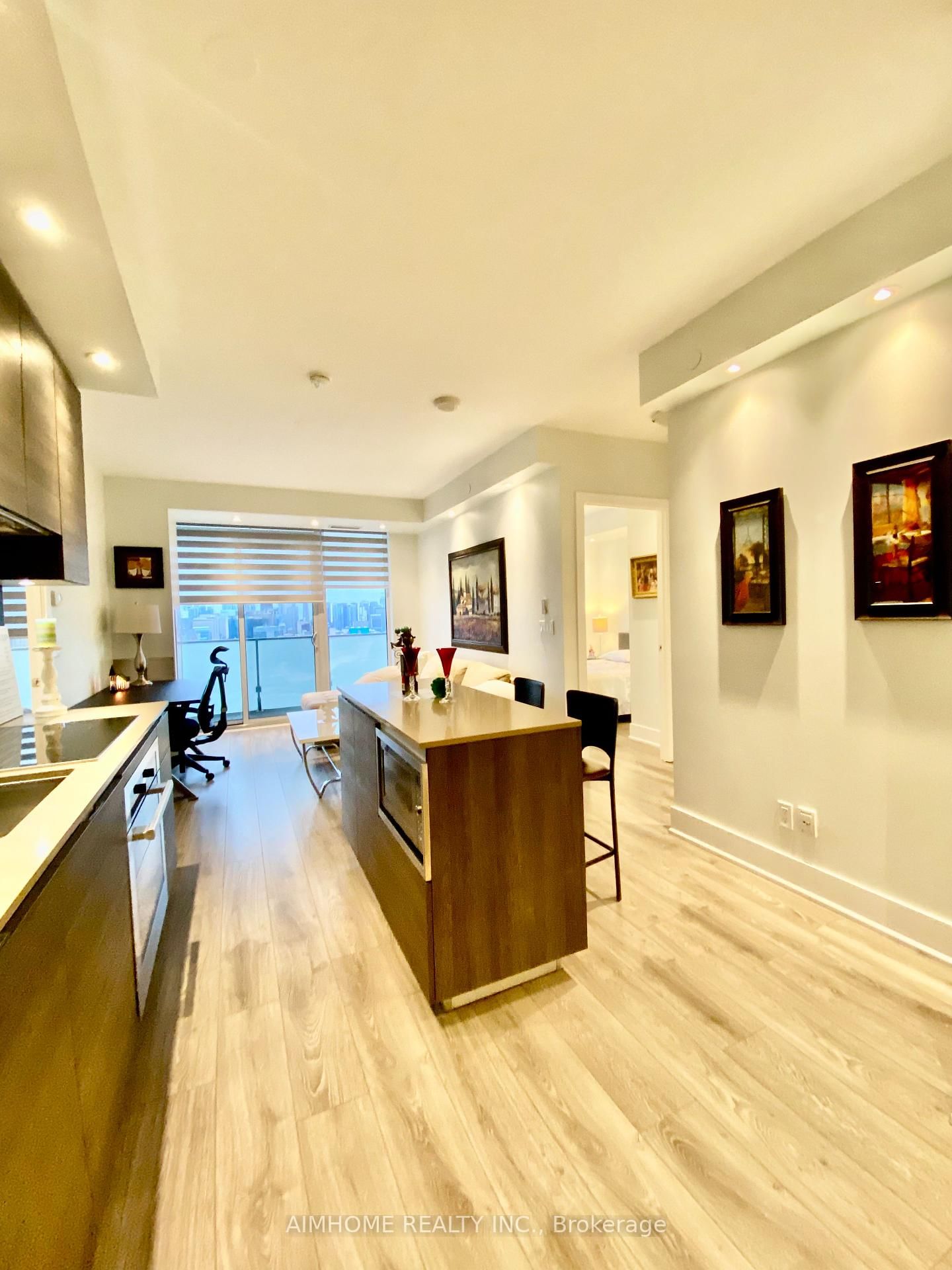 200 Bloor St W, unit 1902 for sale