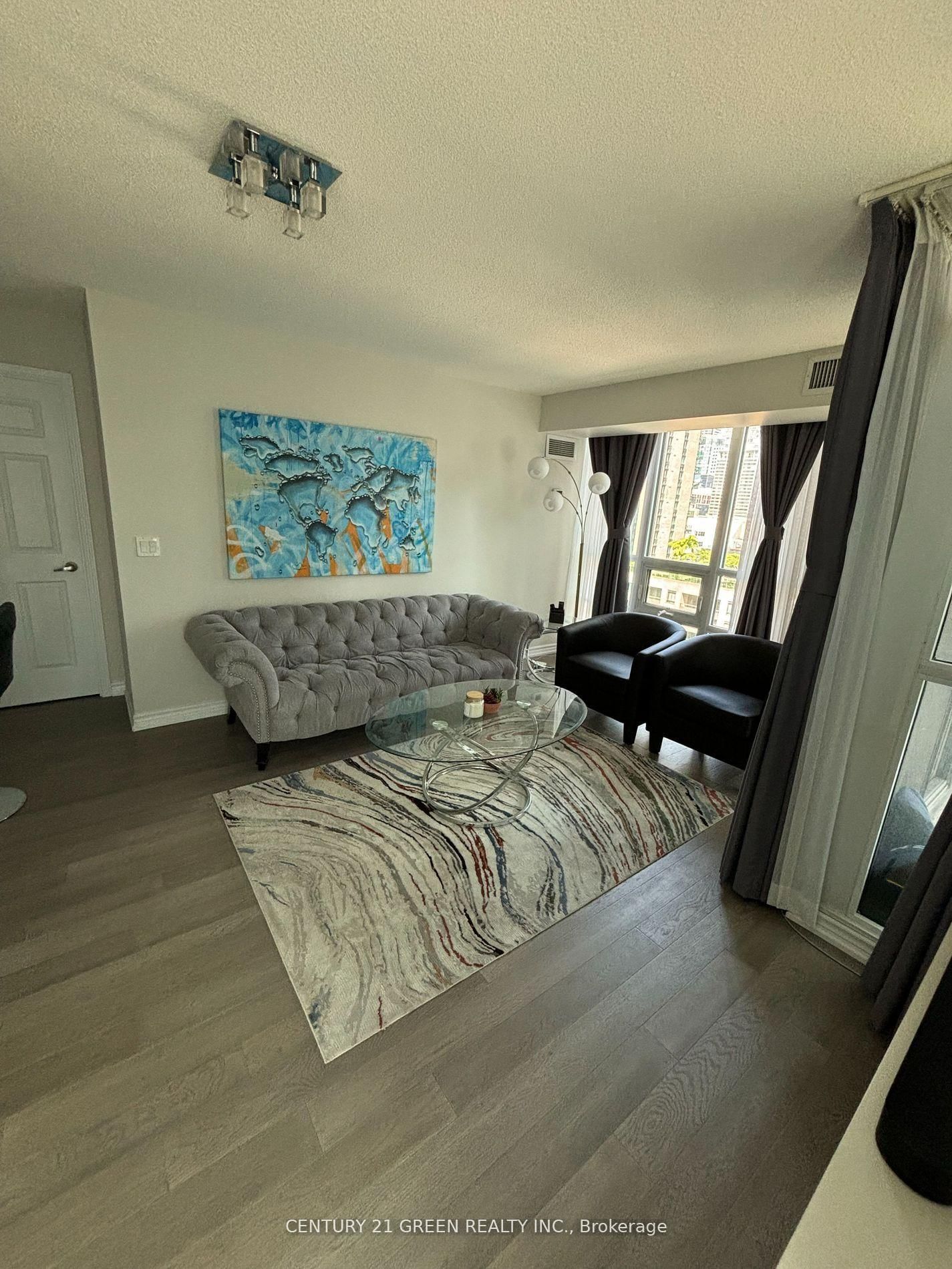 19 Grand Trunk Cres, unit 1106 for rent