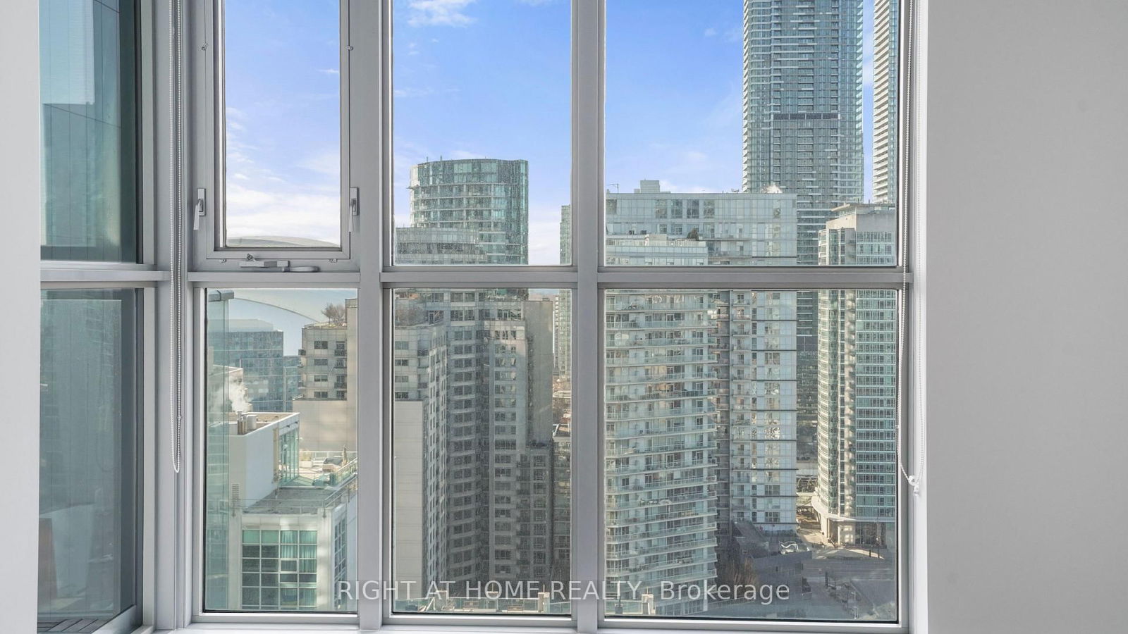 375 King St W, unit 2103 for sale