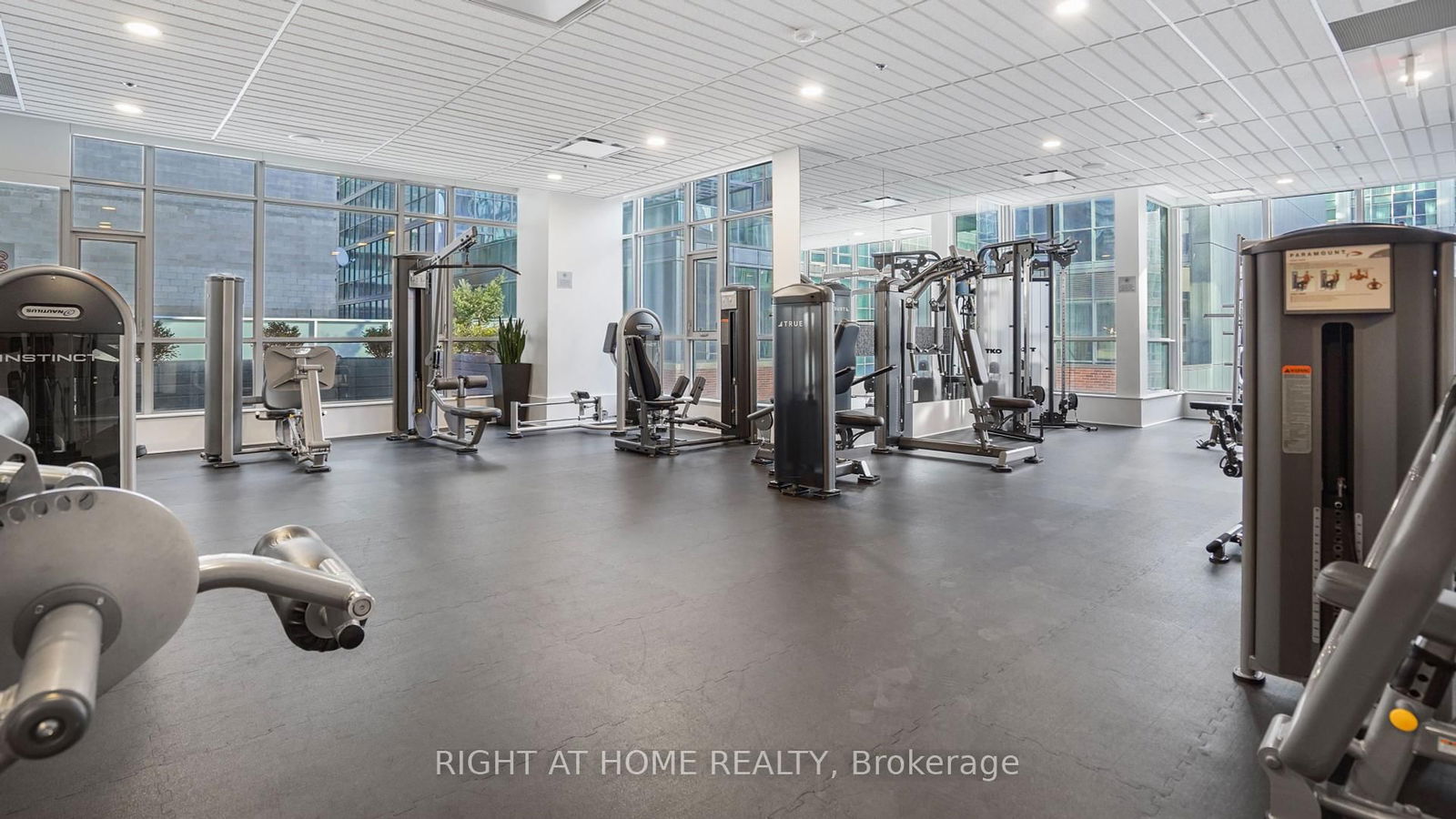 375 King St W, unit 2103 for sale