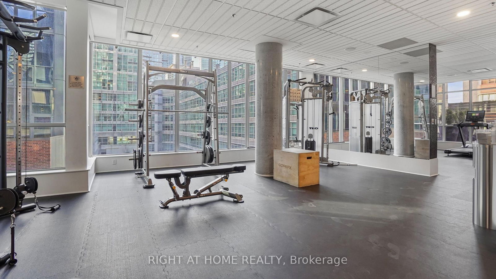 375 King St W, unit 2103 for sale