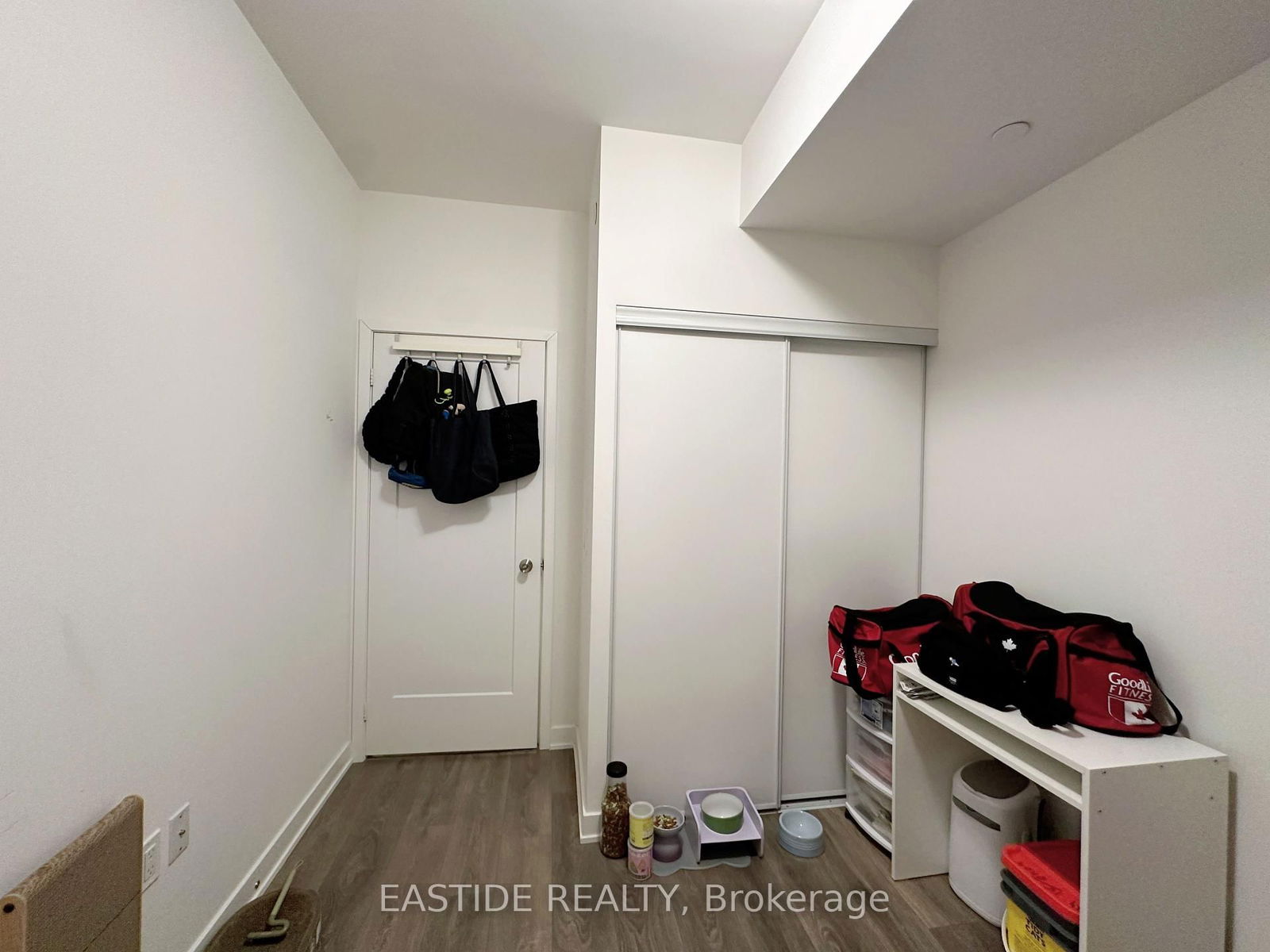 195 Redpath Ave, unit 2906 for rent