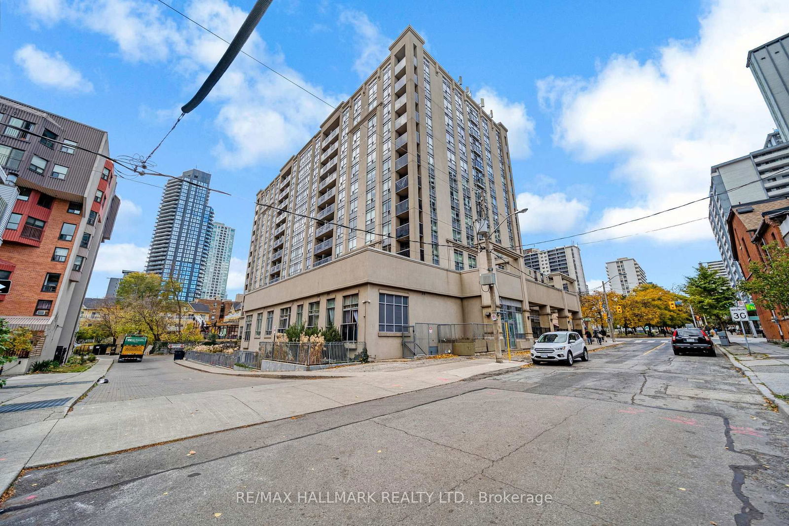 225 Wellesley St E, unit 1002 for sale