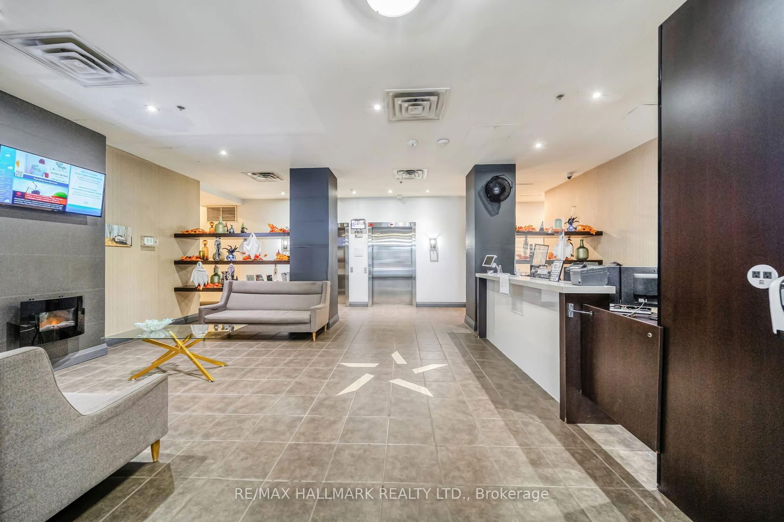 225 Wellesley St E, unit 1002 for sale