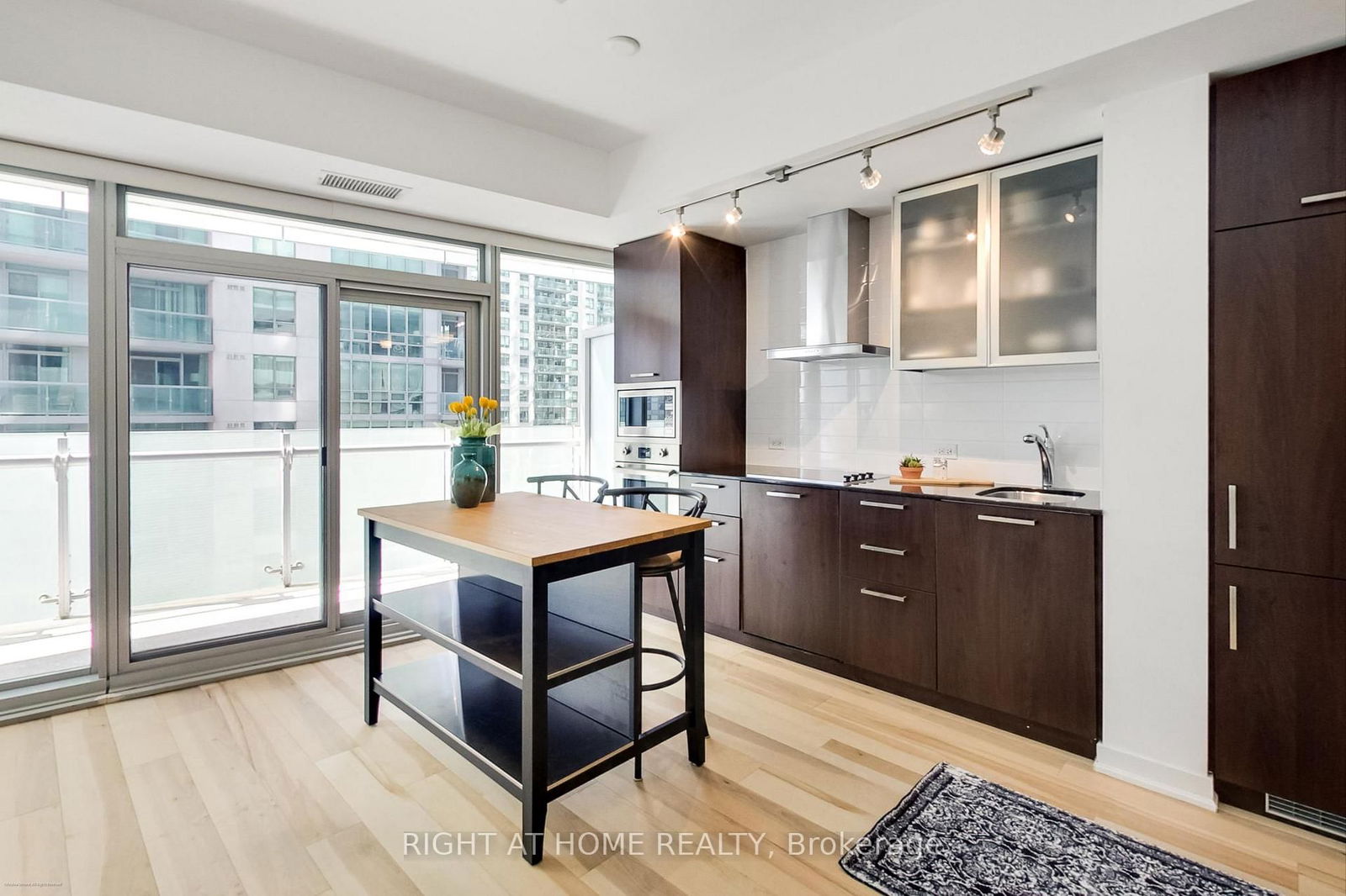 12 York St, unit 306 for sale