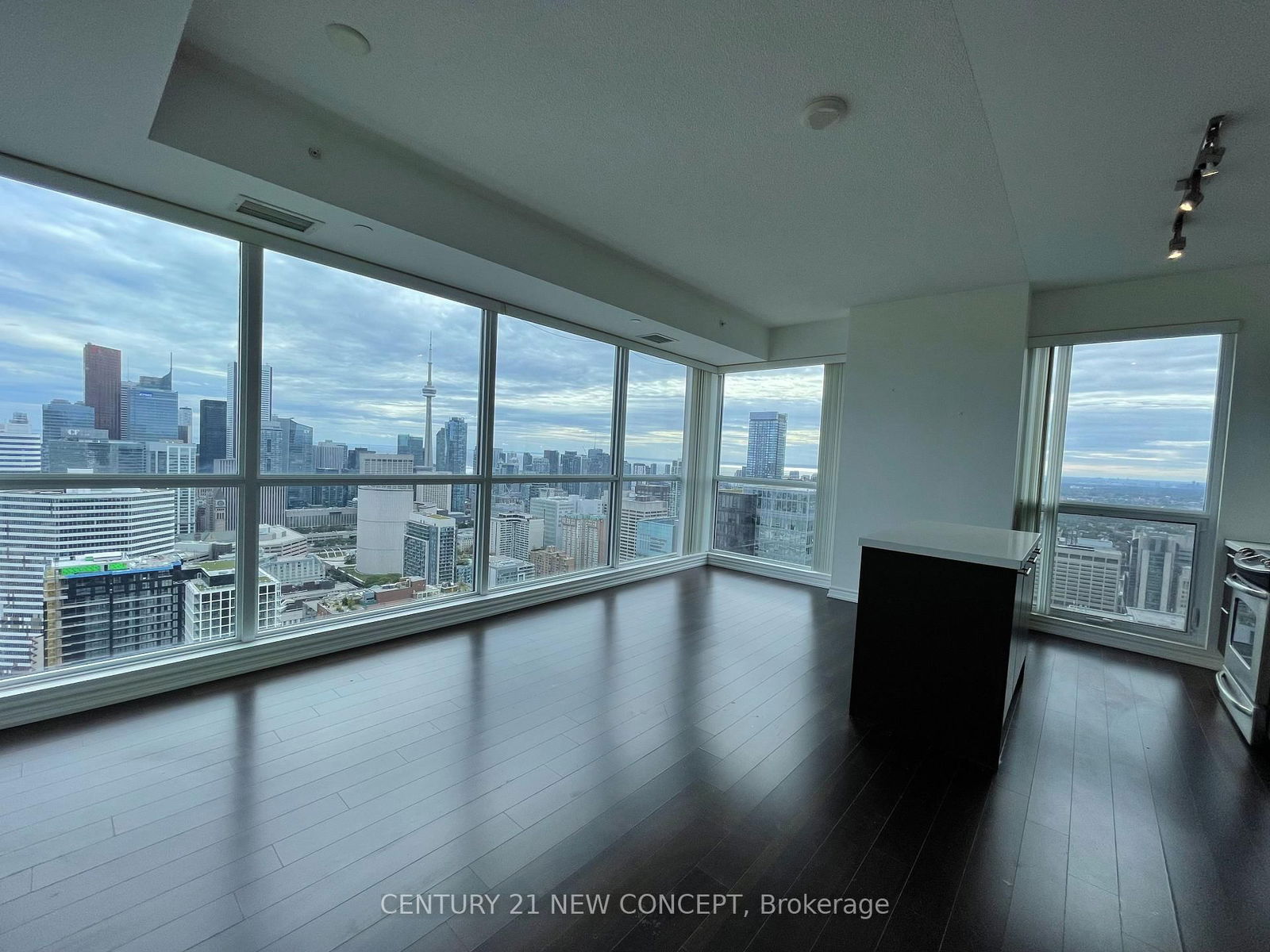 386 Yonge St, unit 4610 for rent