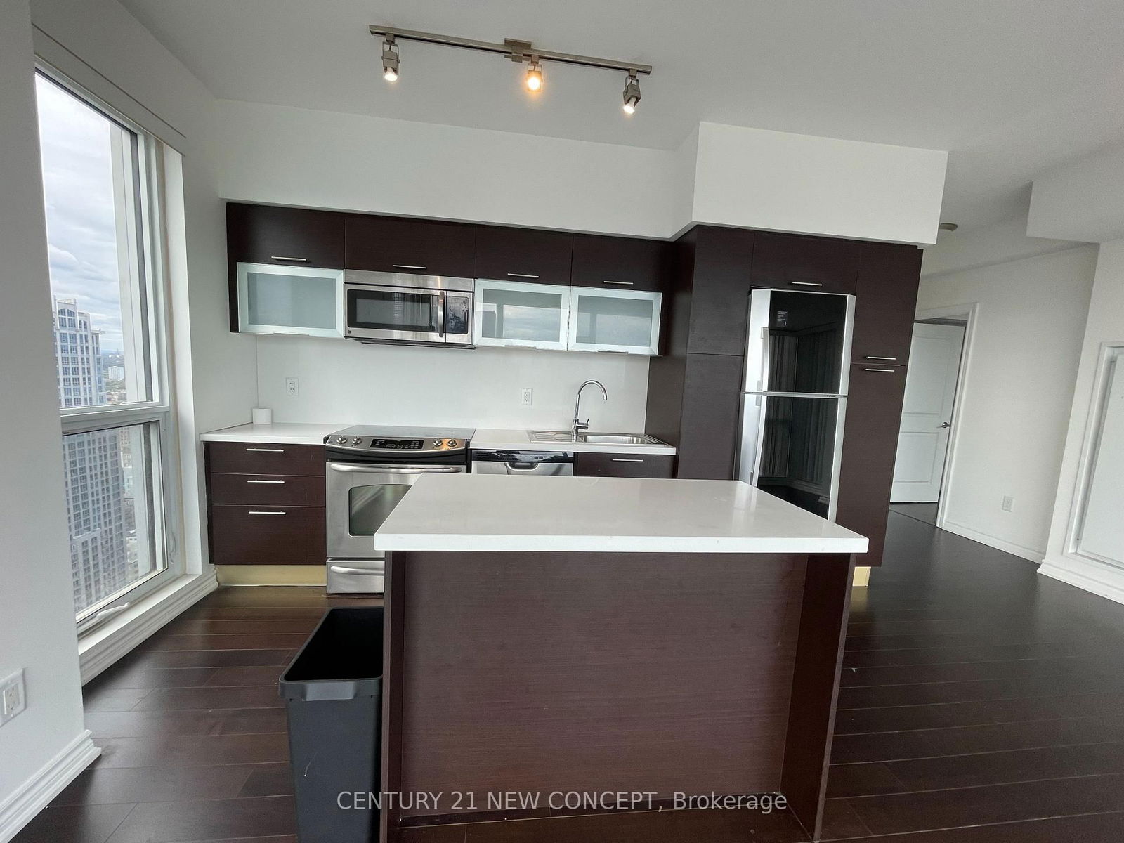 386 Yonge St, unit 4610 for rent