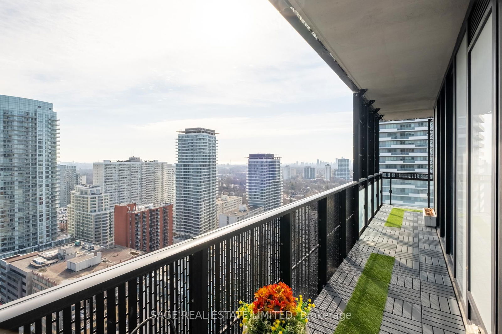 8 Eglinton Ave E, unit 2311 for sale