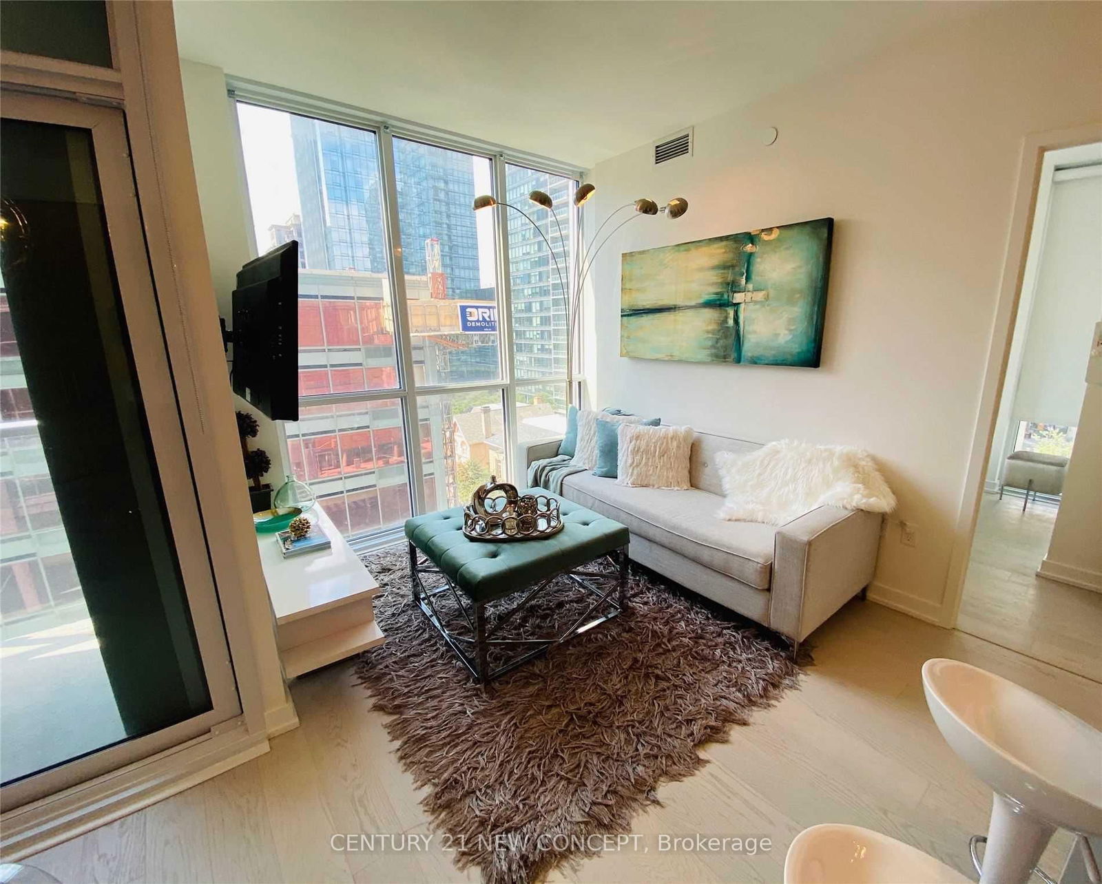 1 Yorkville Ave, unit 605 for rent