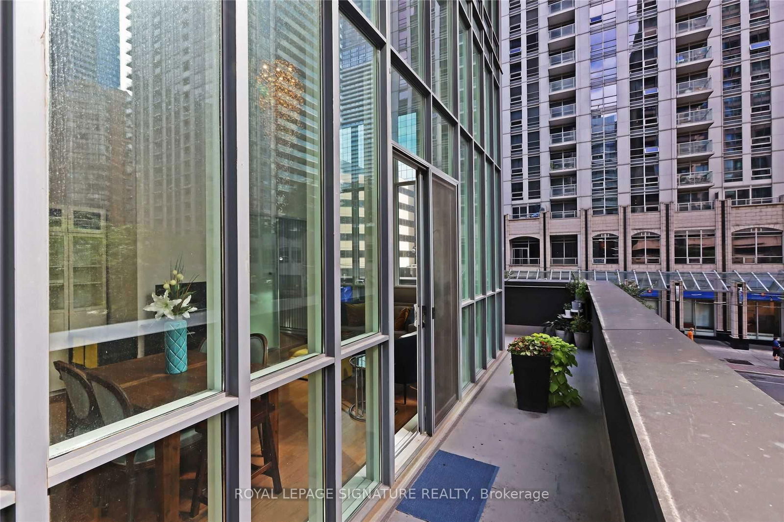 770 Bay St, unit 204 for rent