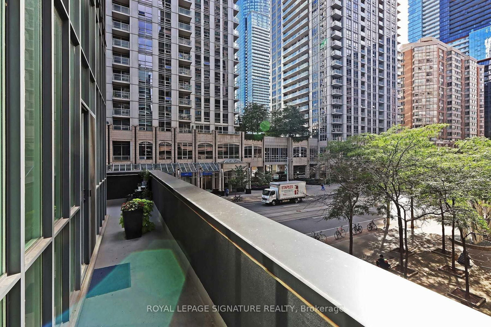 770 Bay St, unit 204 for rent