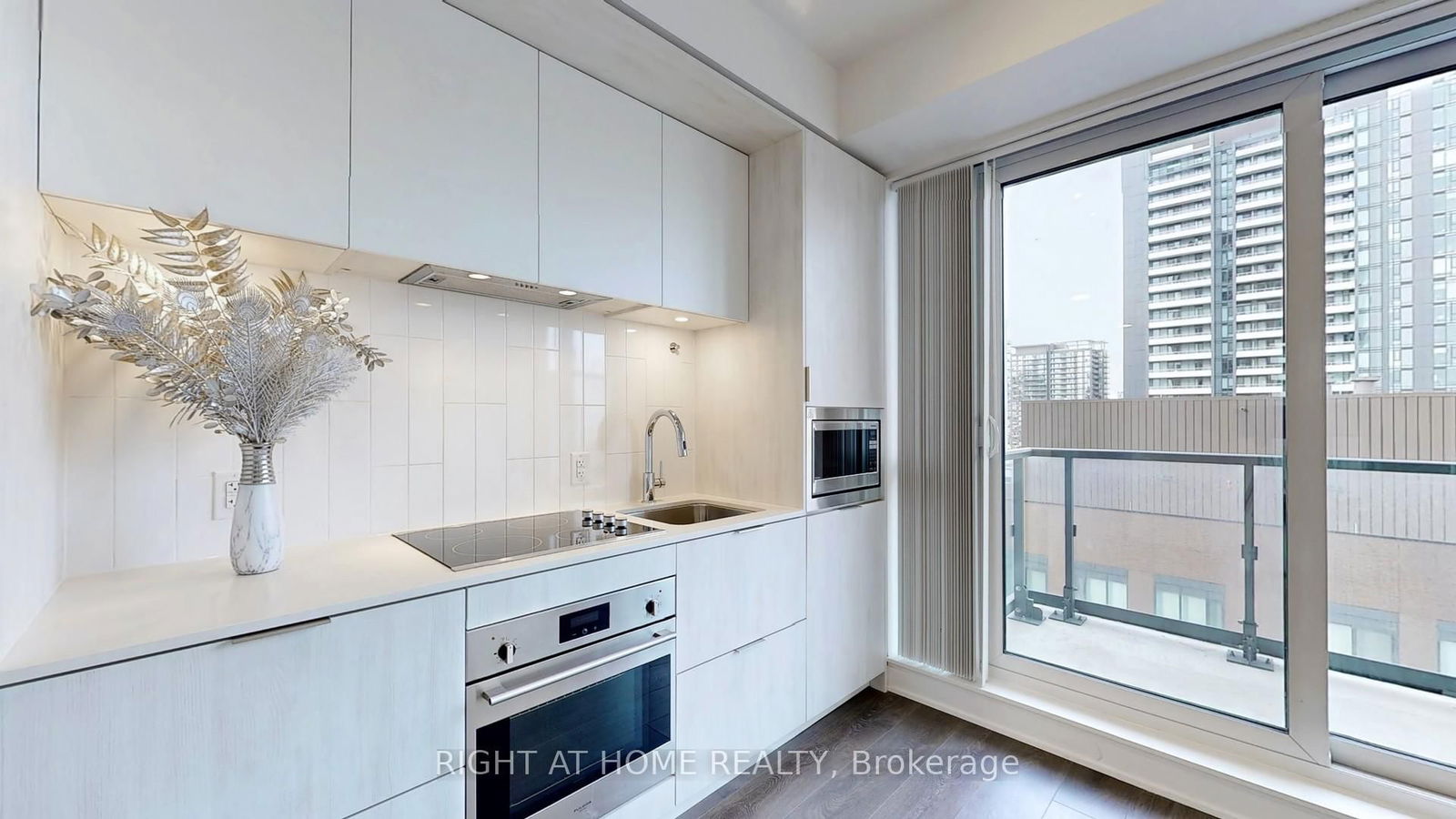 130 River St, unit 1406 for sale