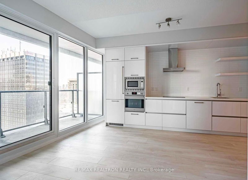 2221 Yonge St, unit 4606 for sale