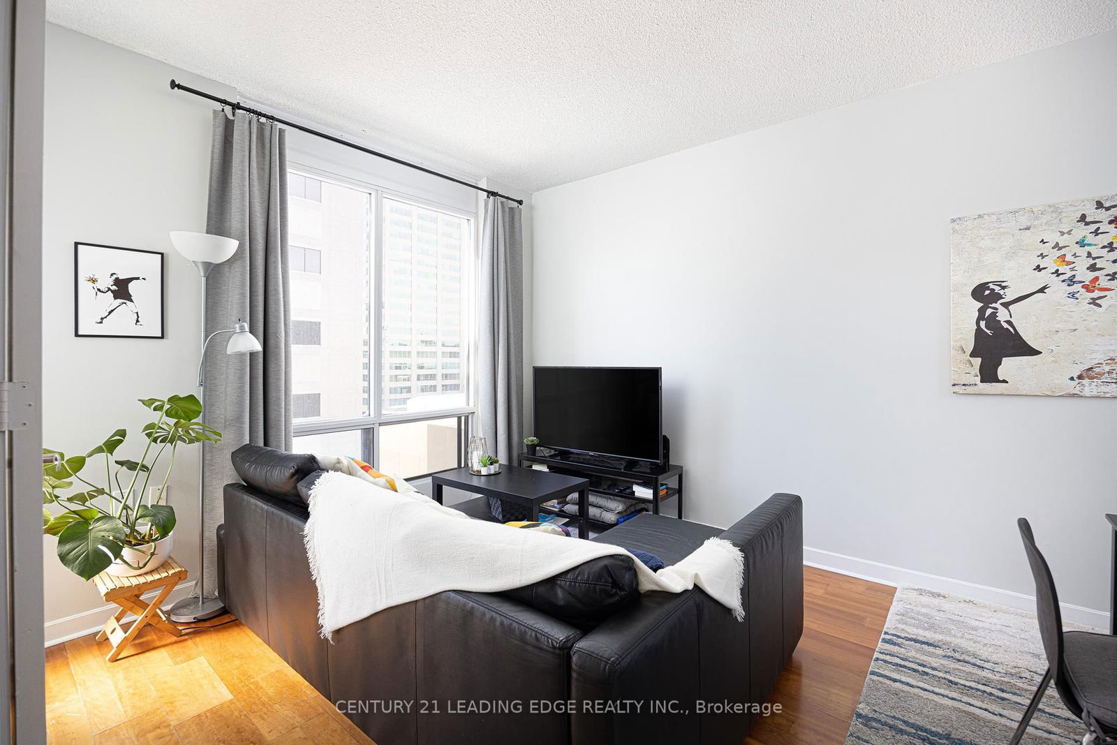 85 Bloor St E, unit 1413 for rent