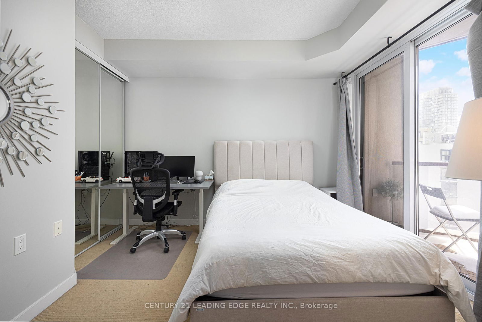 85 Bloor St E, unit 1413 for rent