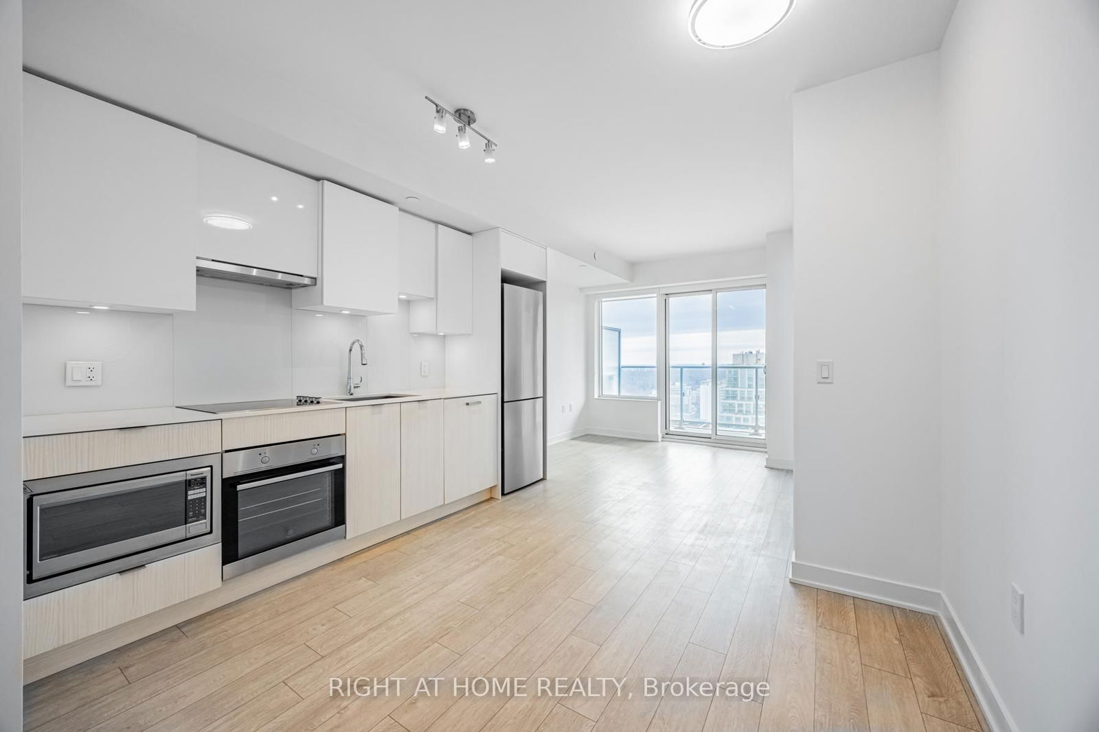 195 Redpath Ave, unit 2305 for sale