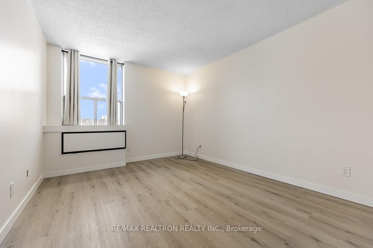 30 Fashion Roseway, unit 518 for sale