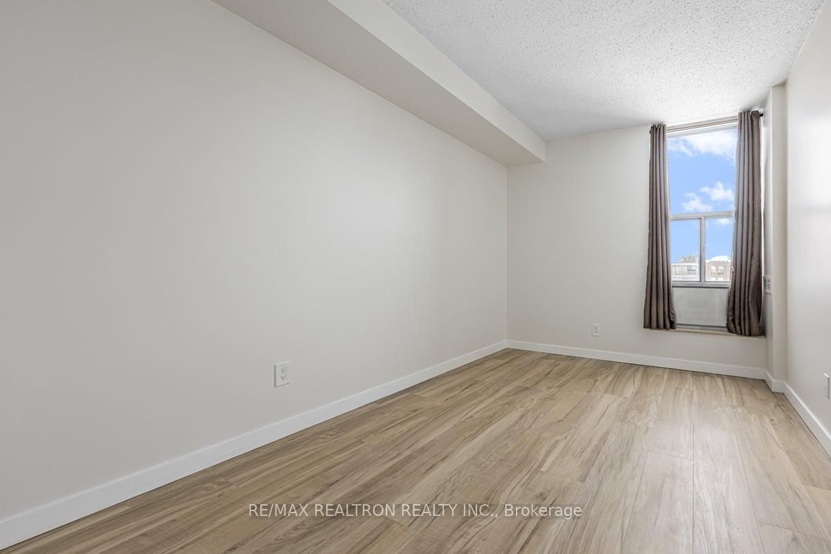 30 Fashion Roseway, unit 518 for sale