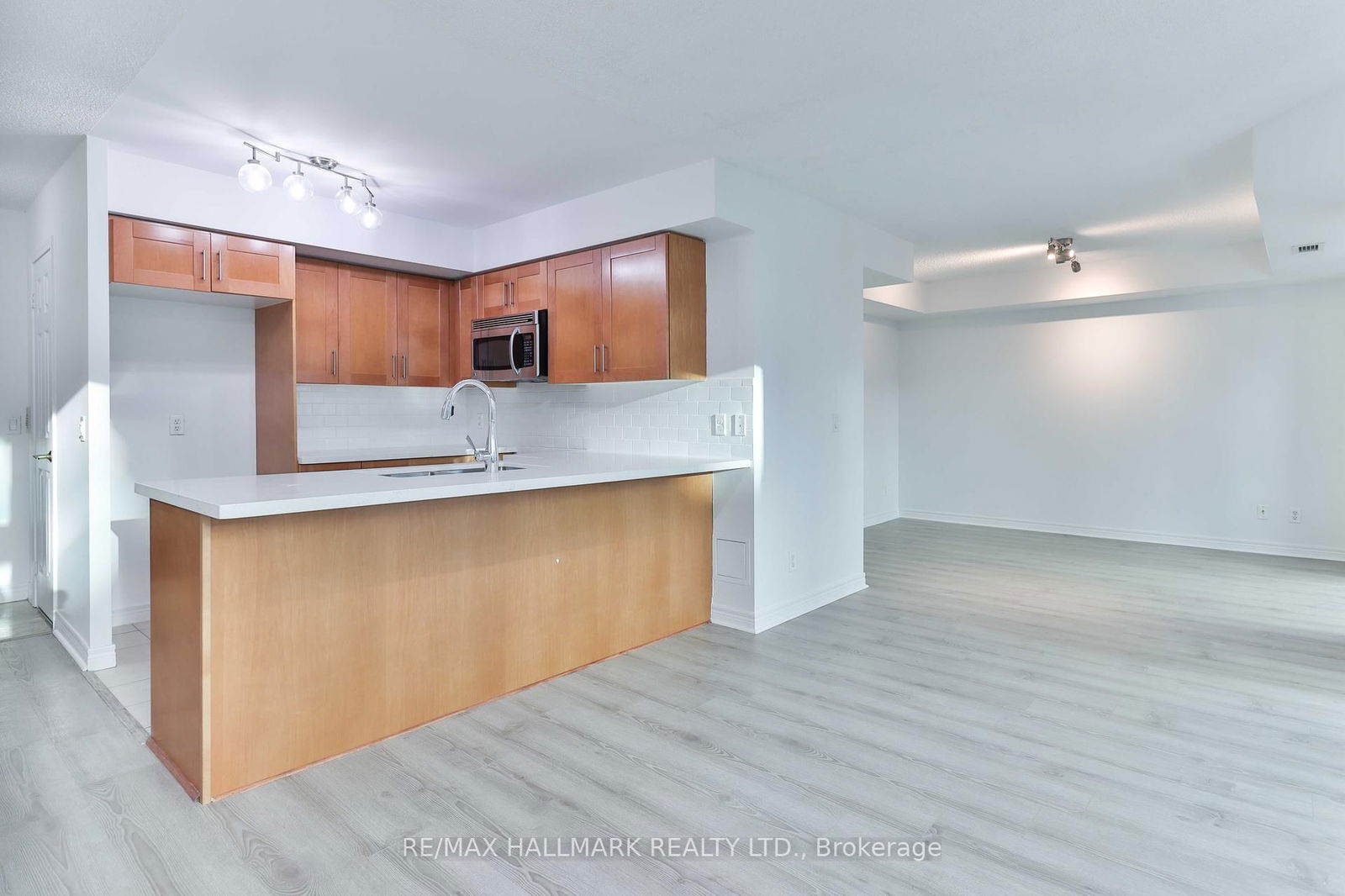 51 Lower Simcoe St, unit 1701 for rent