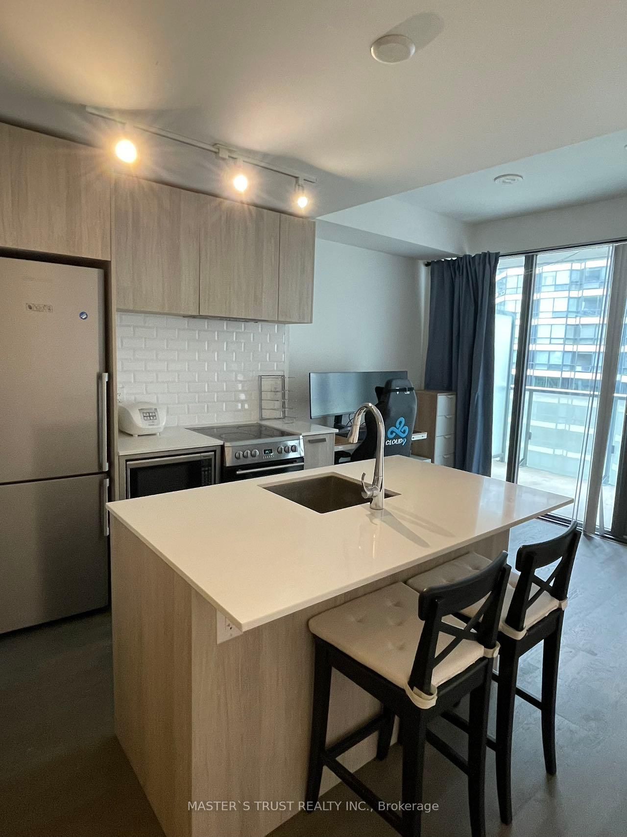 57 St Joseph St, unit 1106 for rent