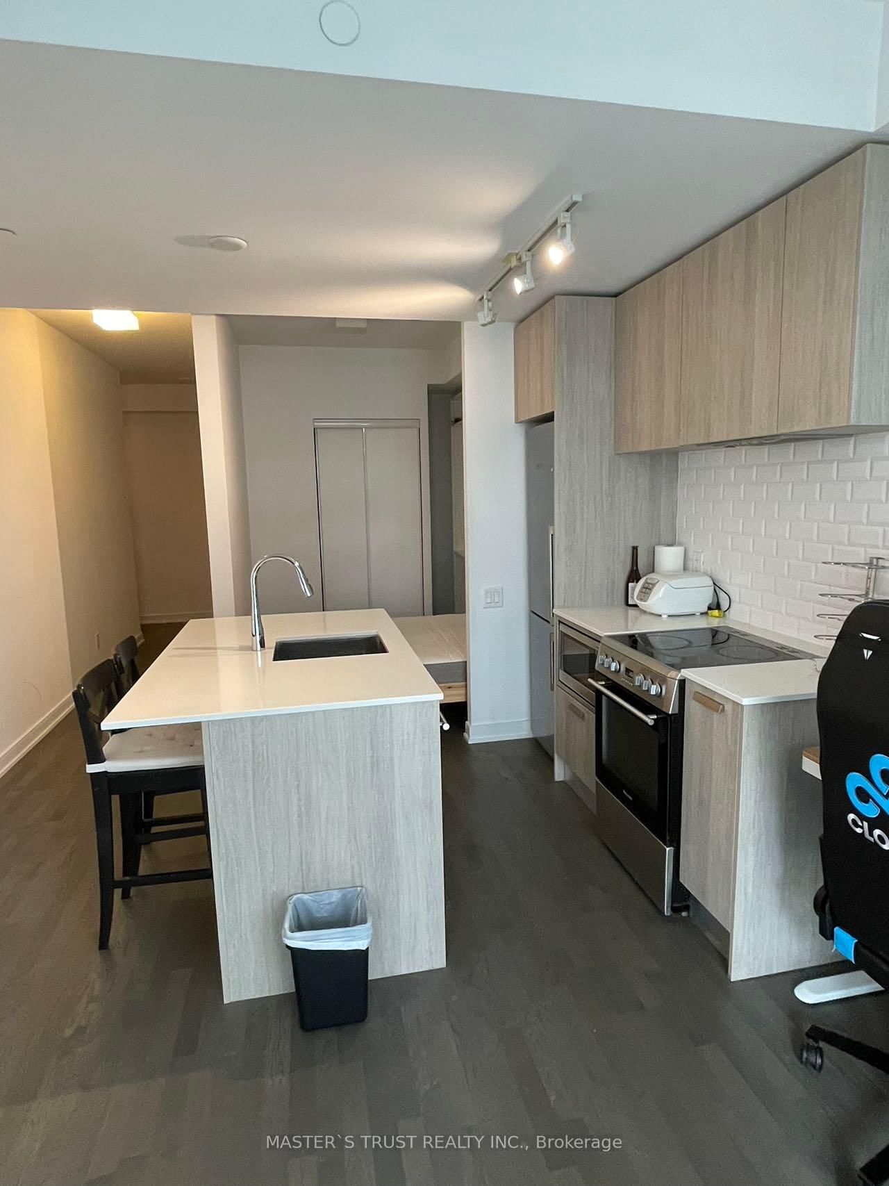 57 St Joseph St, unit 1106 for rent