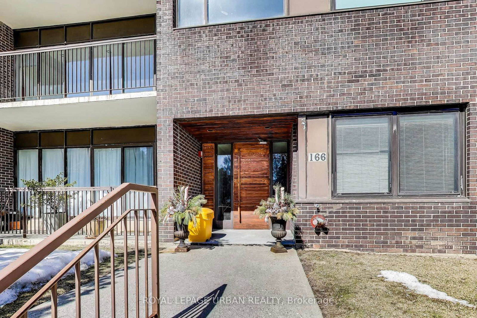 166 Sherwood Ave, unit 7 for sale