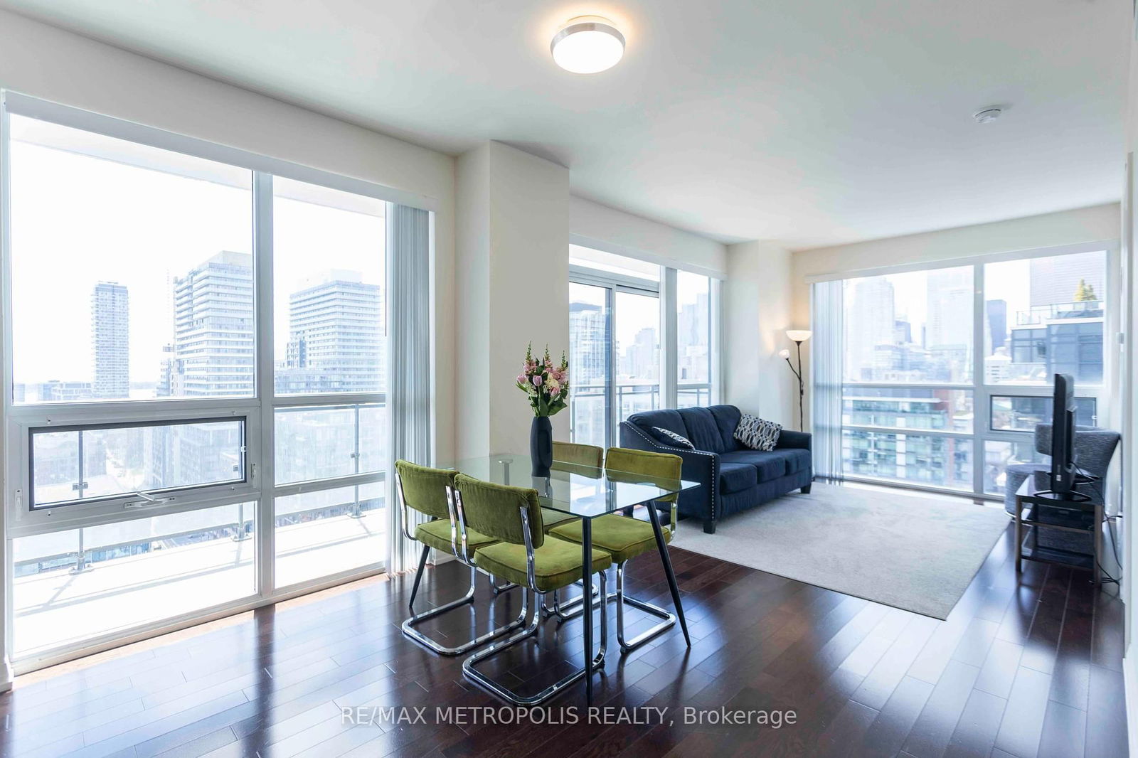 460 Adelaide St E, unit 2115 for sale