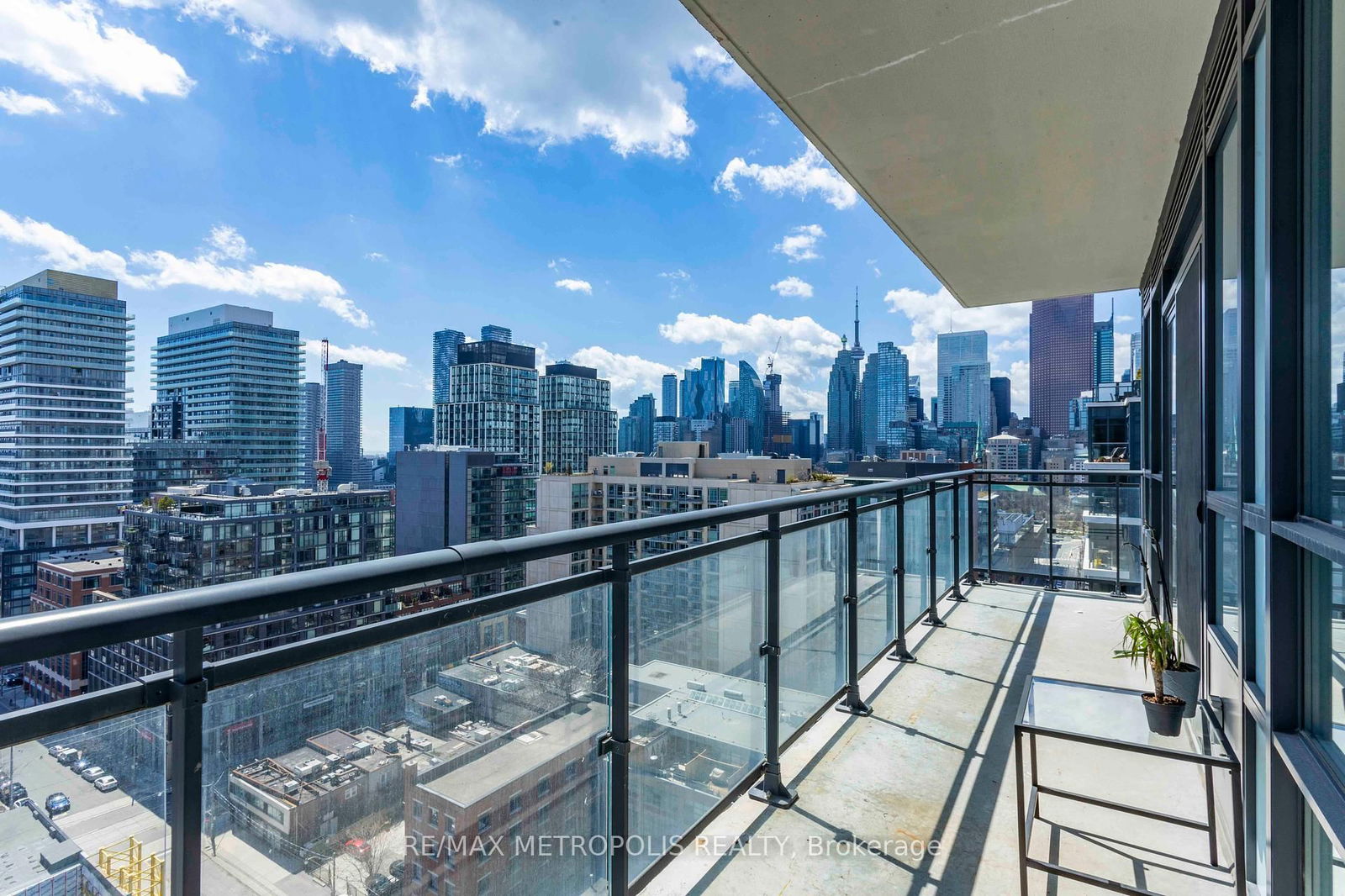 460 Adelaide St E, unit 2115 for sale