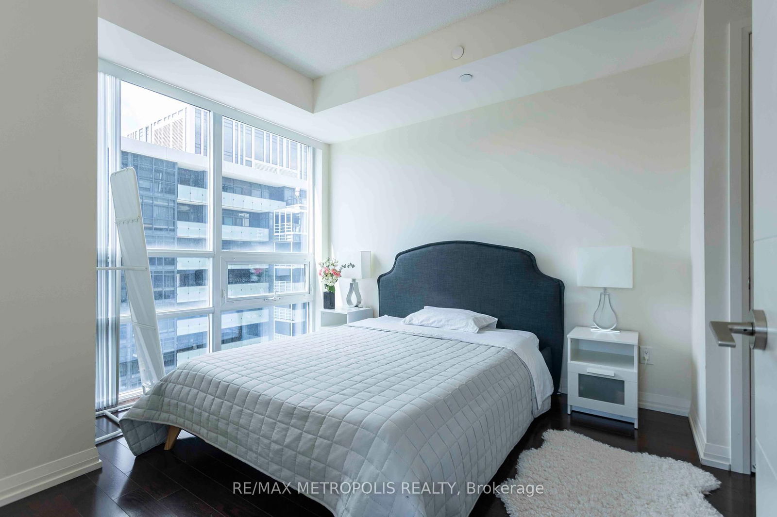 460 Adelaide St E, unit 2115 for sale