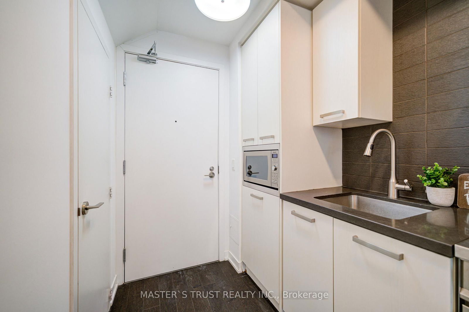 455 Front St E, unit N101 for sale